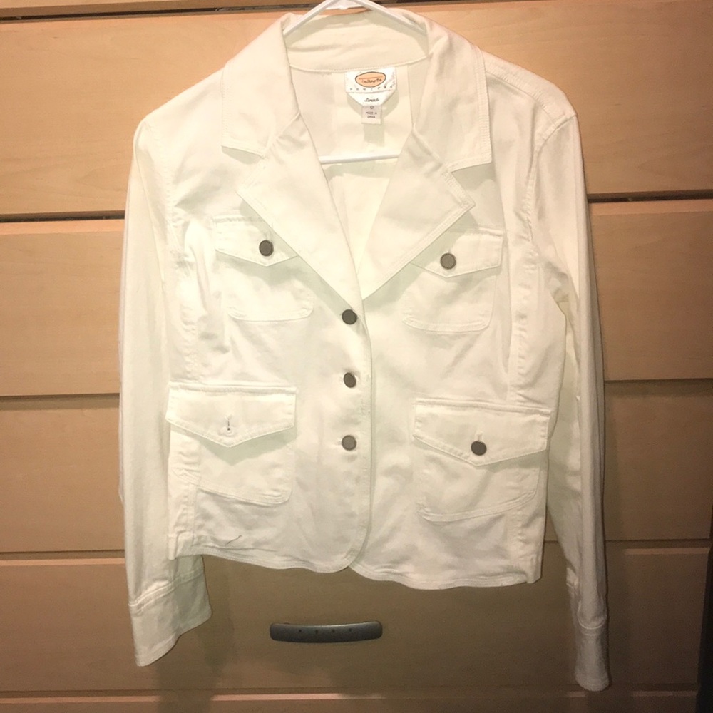 Women’s white denim jacket
